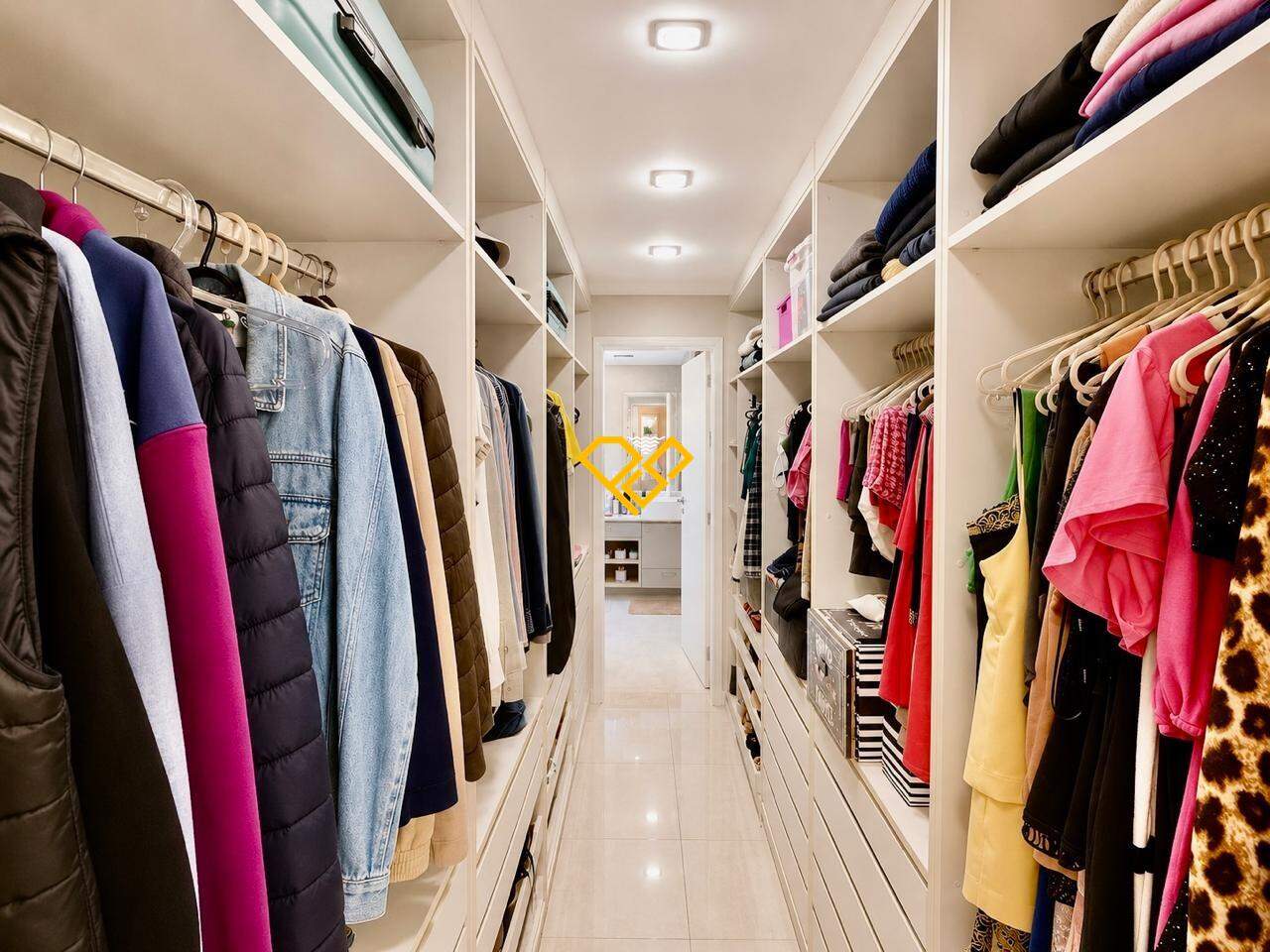 Apartamento à venda no Gonzaga: Dormitório 1 - suíte - closet