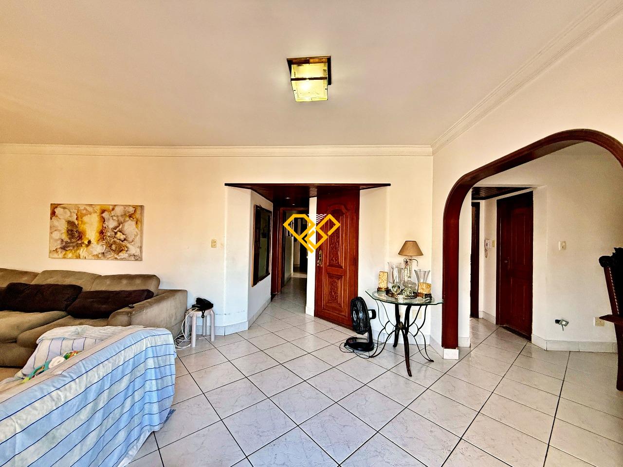 Apartamento à venda no Ponta da Praia: 