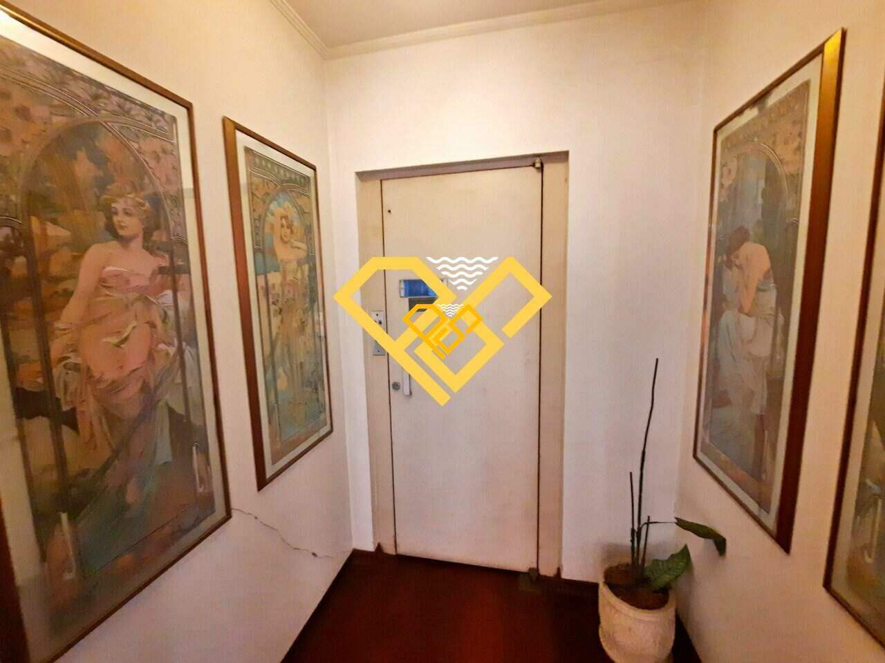 Apartamento à venda no Gonzaga: Elevador privativo