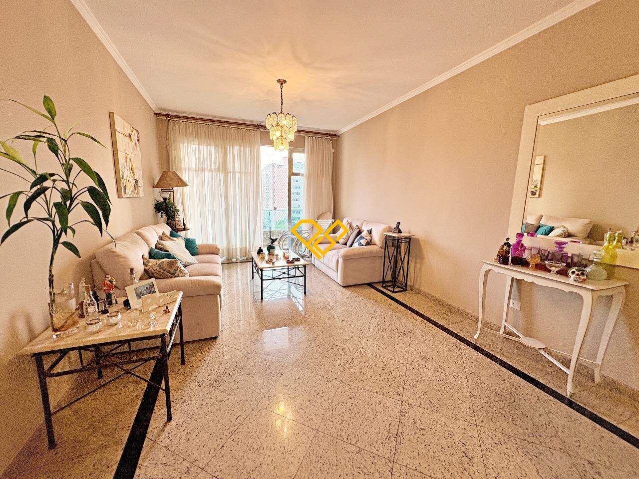 Apartamento à venda no Ponta da Praia: Sala