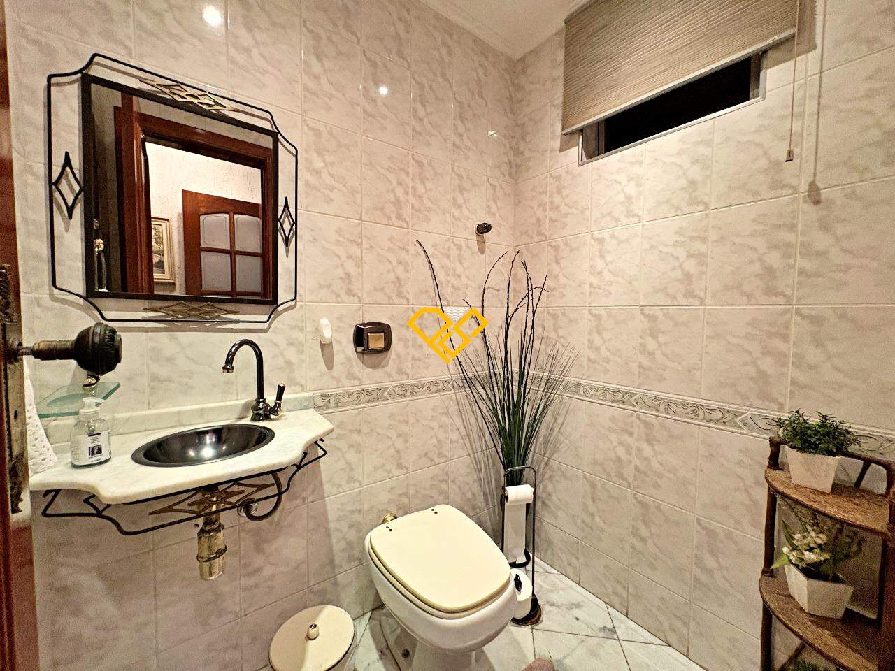 Apartamento à venda no Ponta da Praia: Lavabo