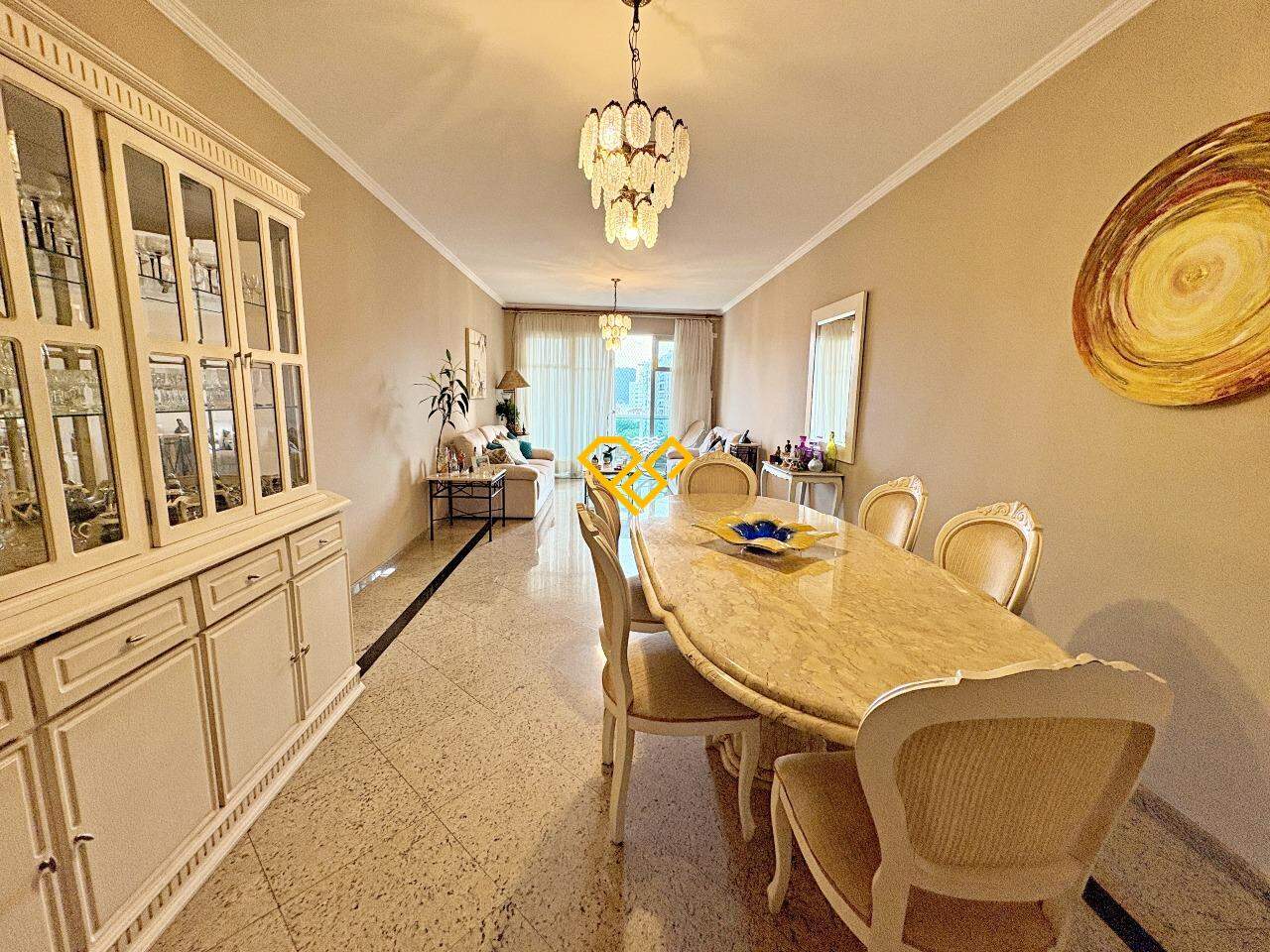 Apartamento à venda no Ponta da Praia: Sala