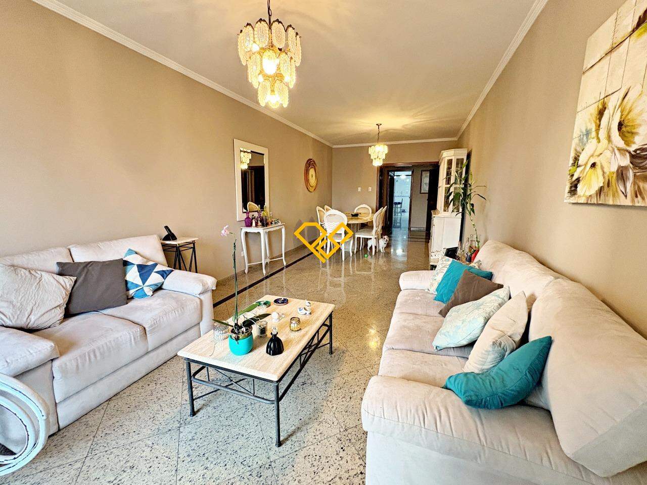 Apartamento à venda no Ponta da Praia: Sala