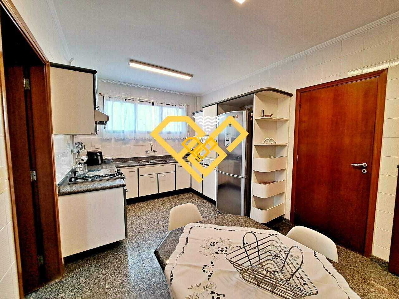 Apartamento à venda no Embaré: Cozinha