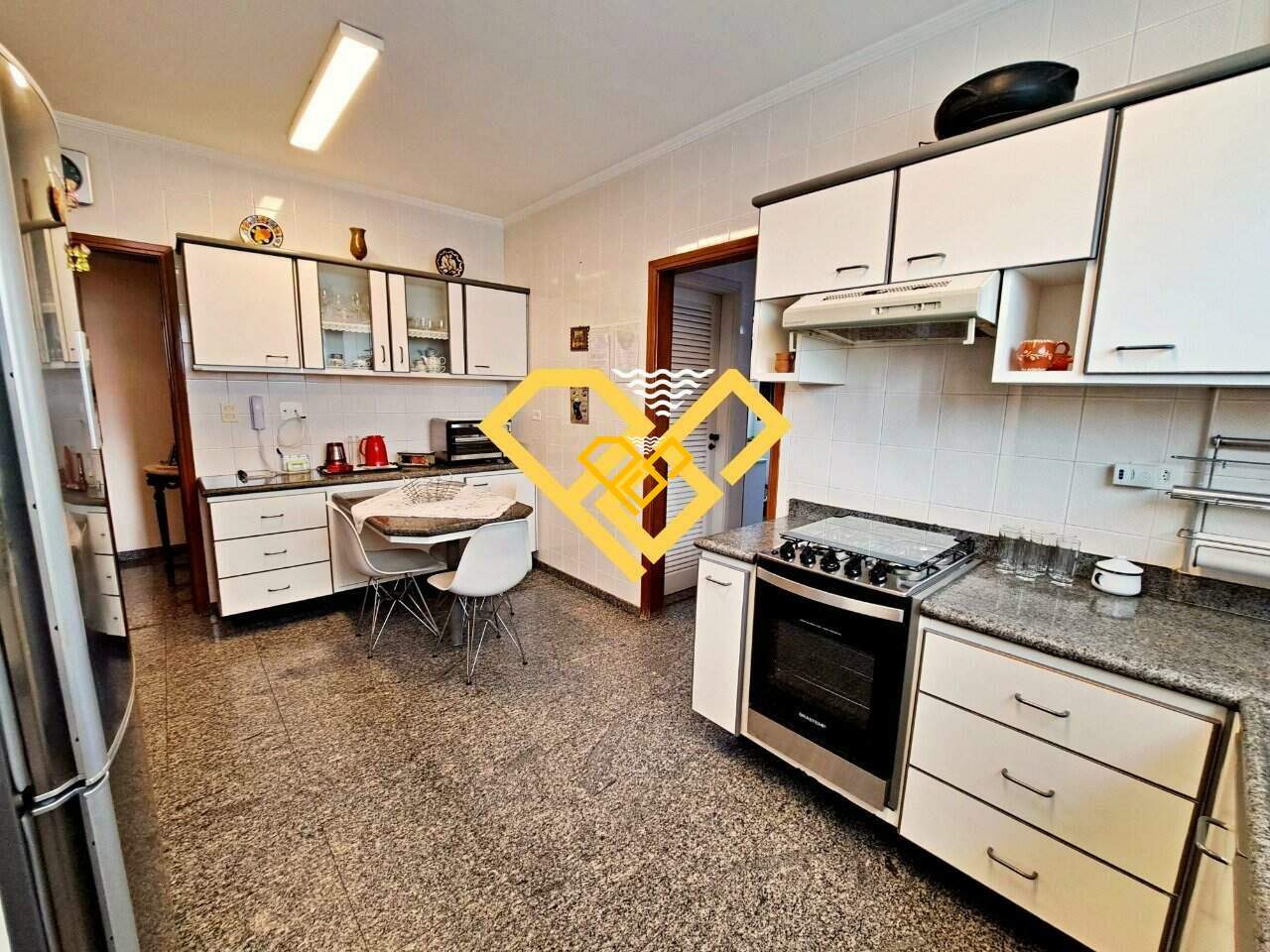 Apartamento à venda no Embaré: Cozinha