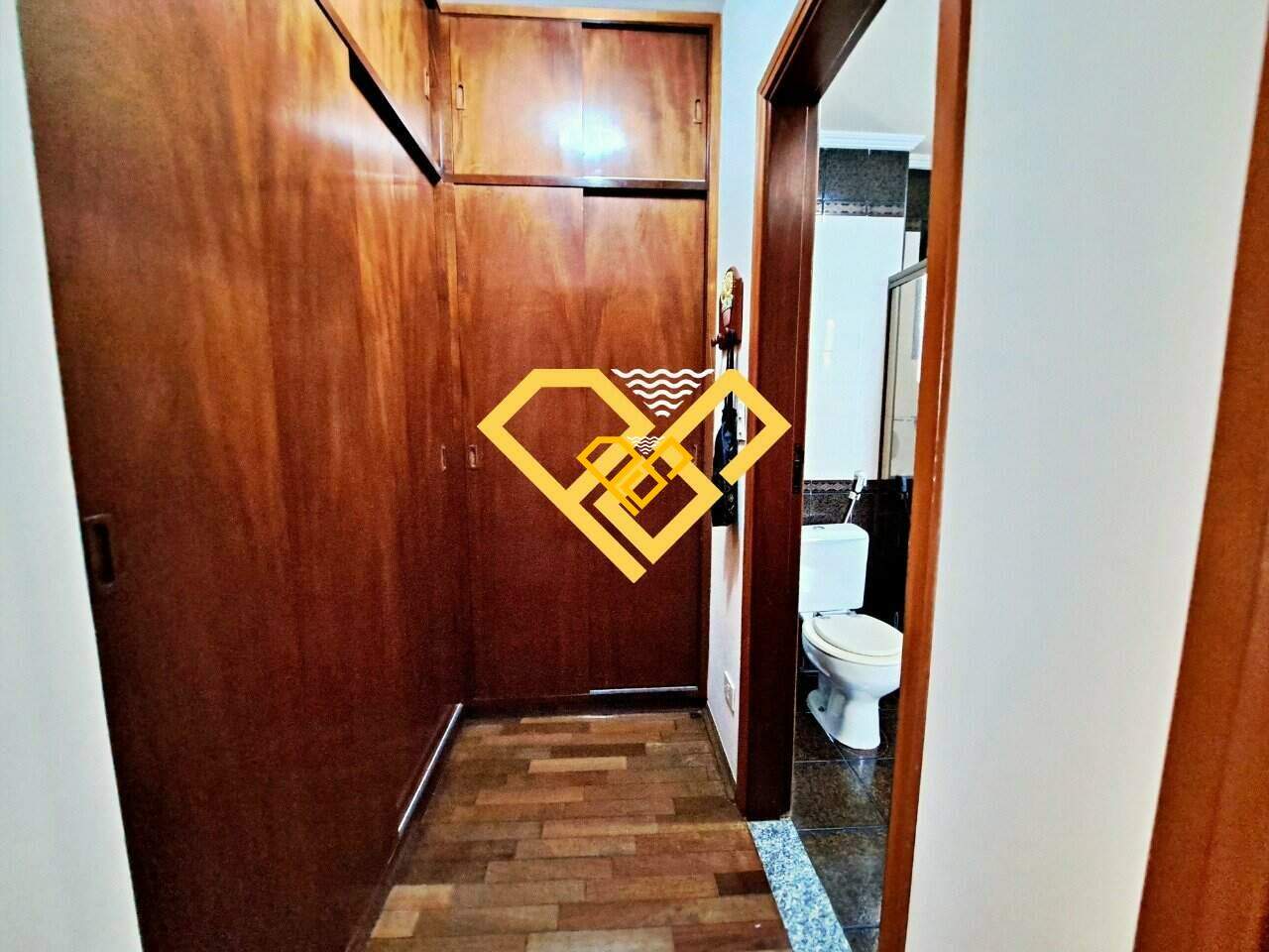 Apartamento à venda no Embaré: Dormitório 1 -  suíte - closet