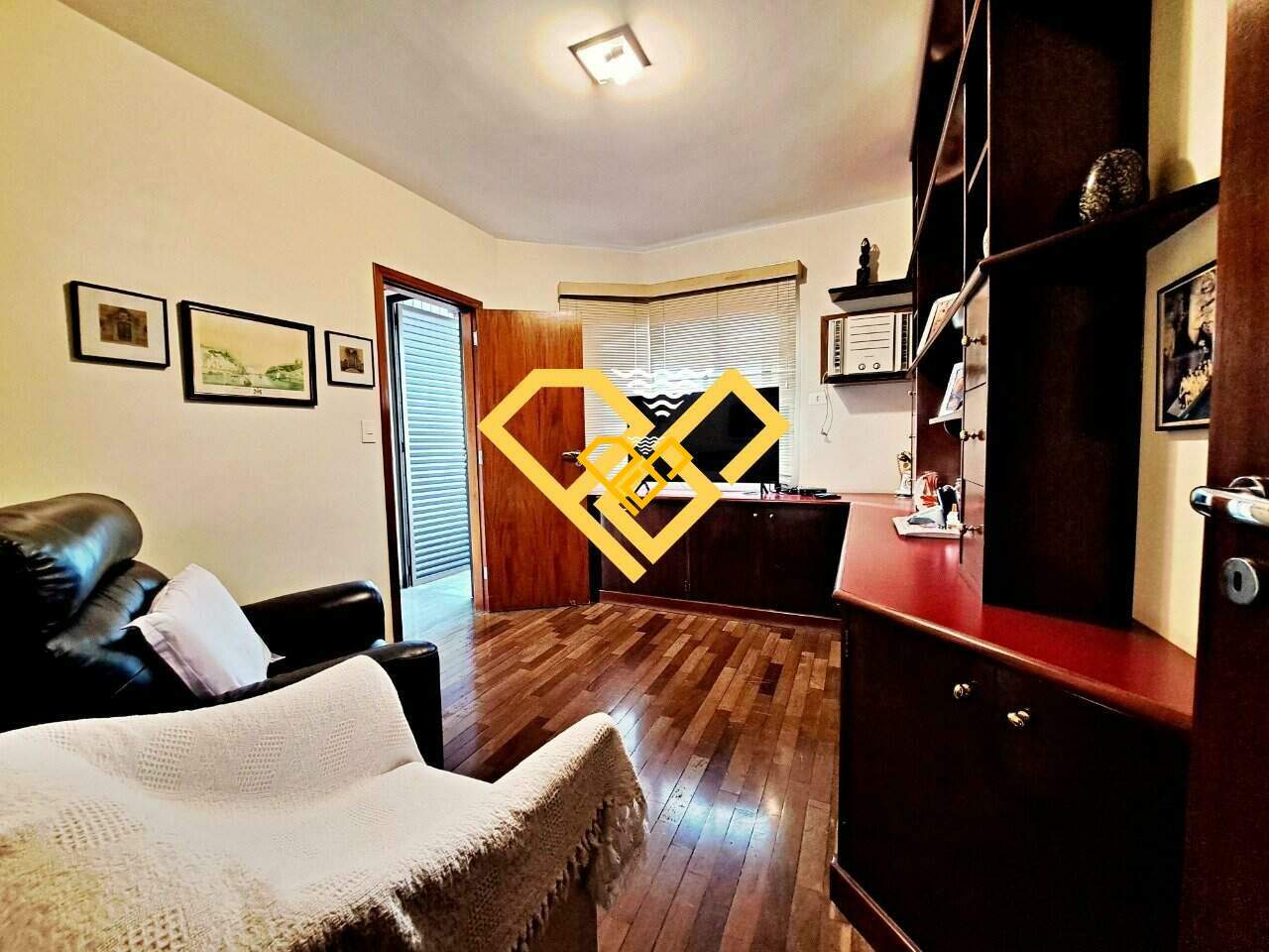 Apartamento à venda no Embaré: Dormitório 4