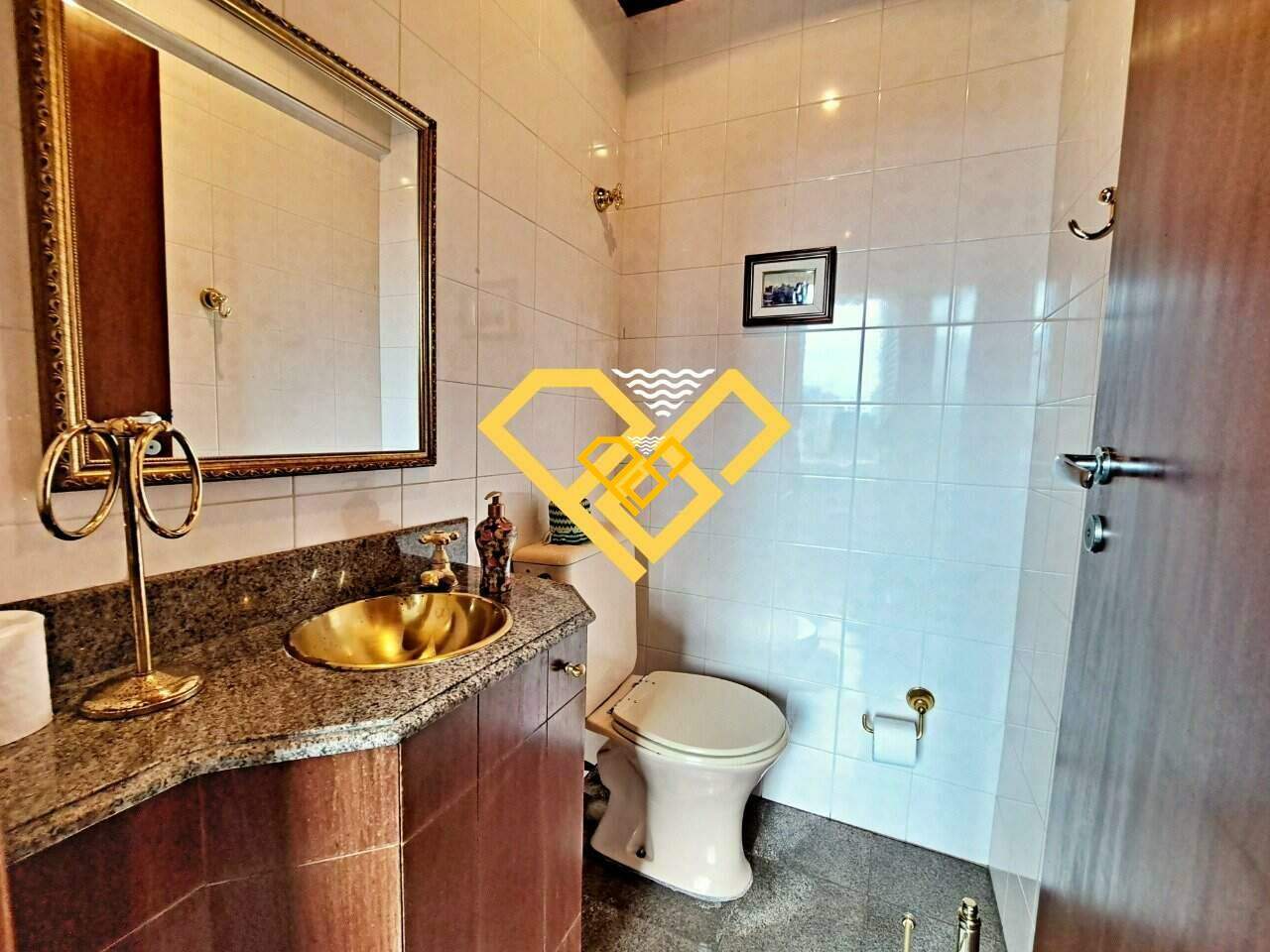 Apartamento à venda no Embaré: Lavabo