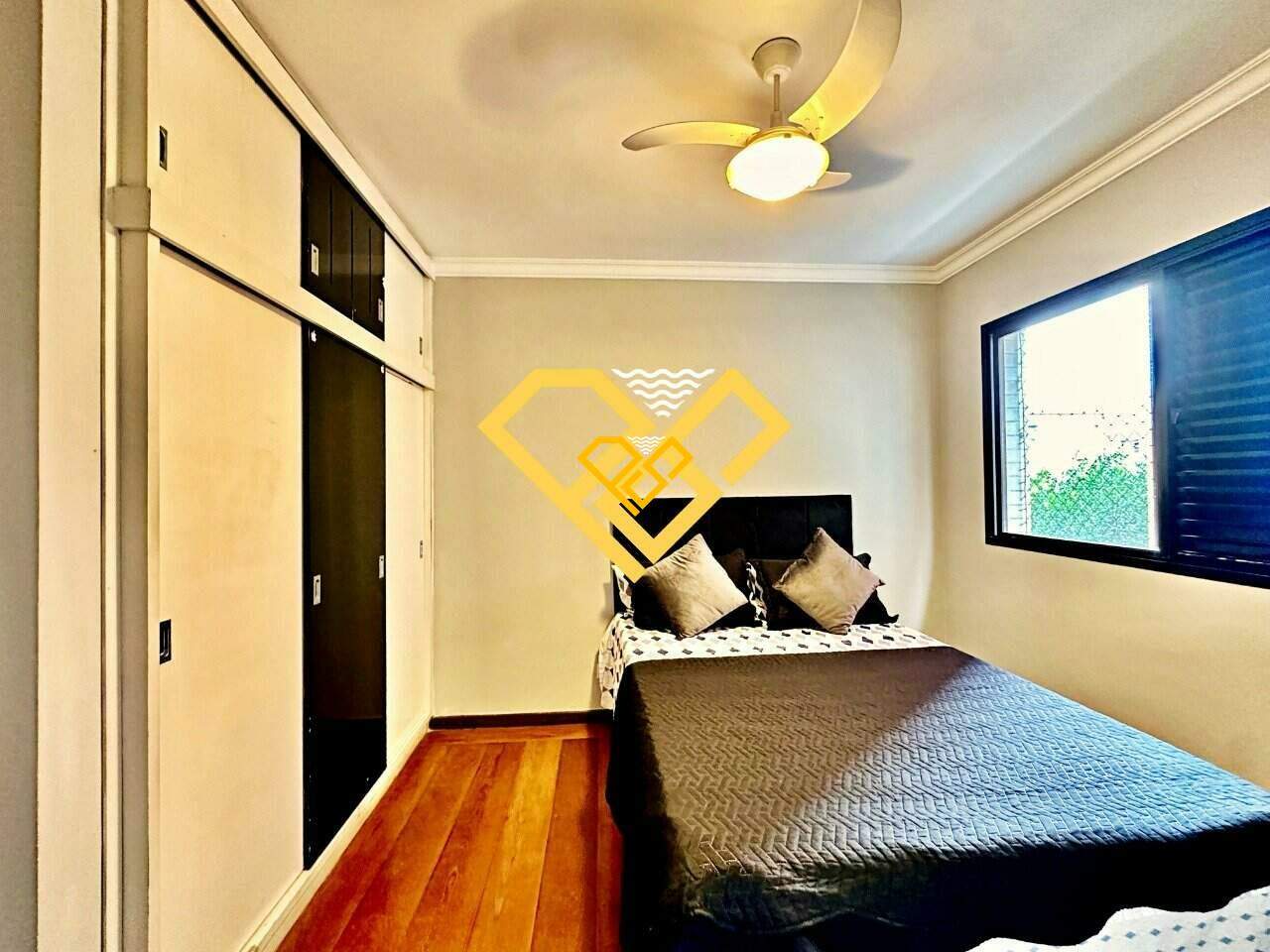 Apartamento à venda no Ponta da Praia: Dormitório 3 - suíte