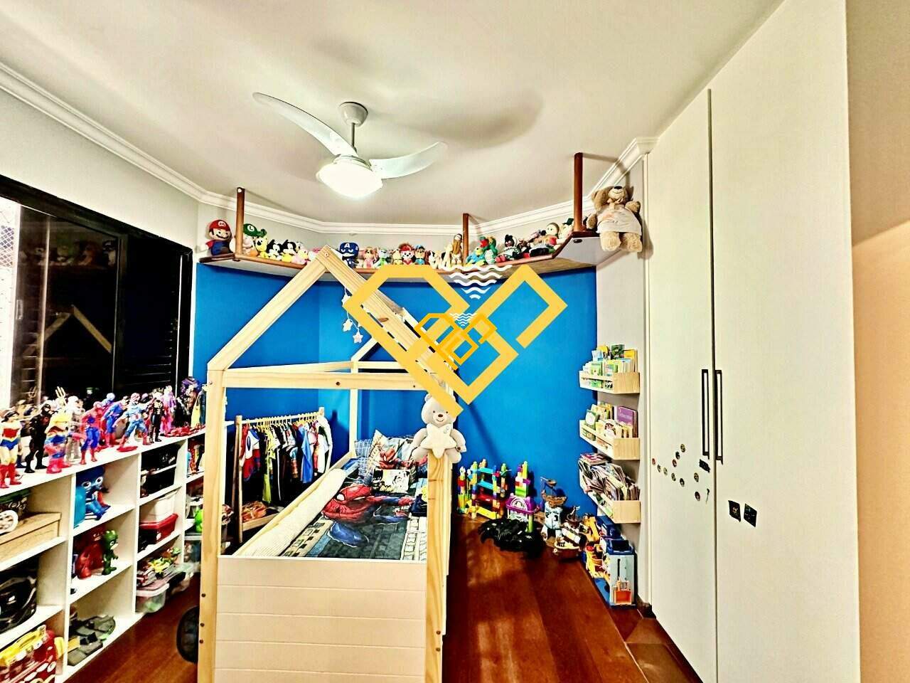 Apartamento à venda no Ponta da Praia: Dormitório 4 - suíte