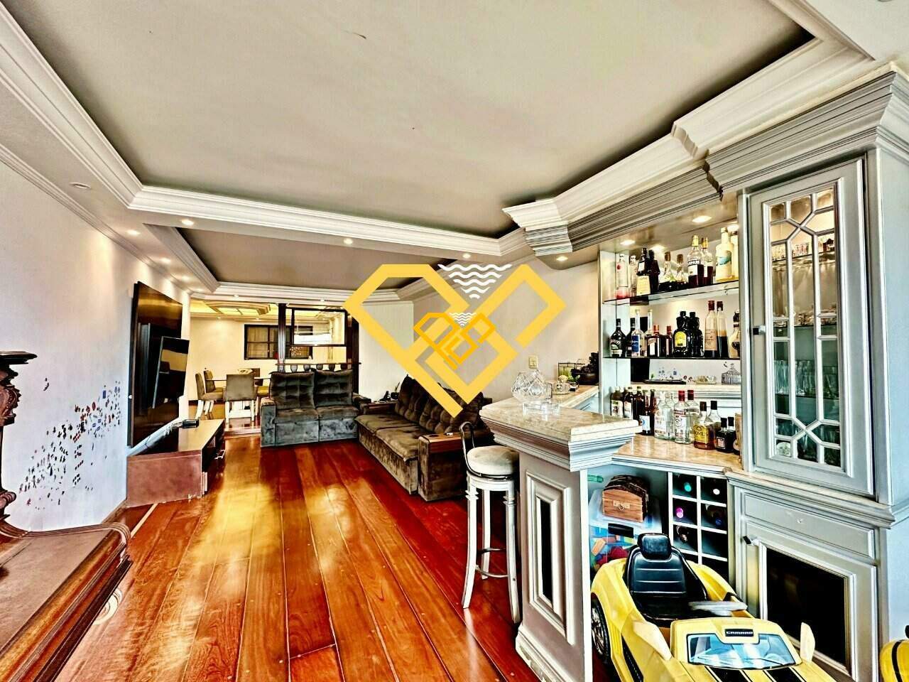 Apartamento à venda no Ponta da Praia: Sala