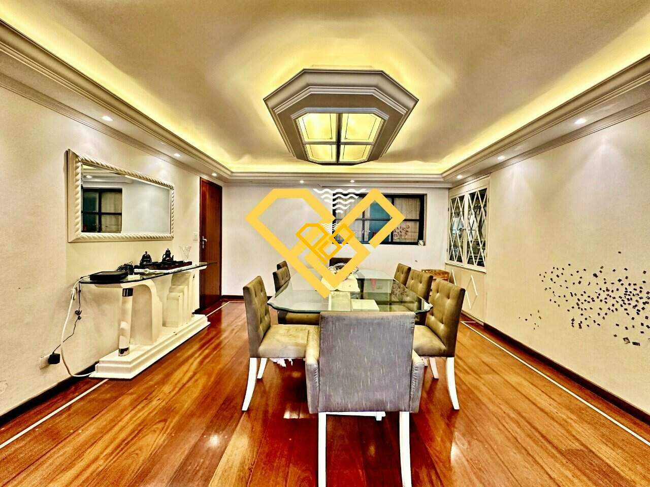 Apartamento à venda no Ponta da Praia: Sala