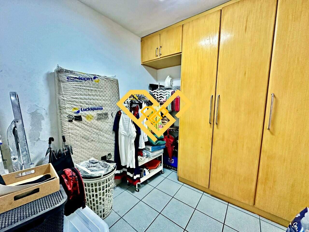 Apartamento à venda no Ponta da Praia: Dependência