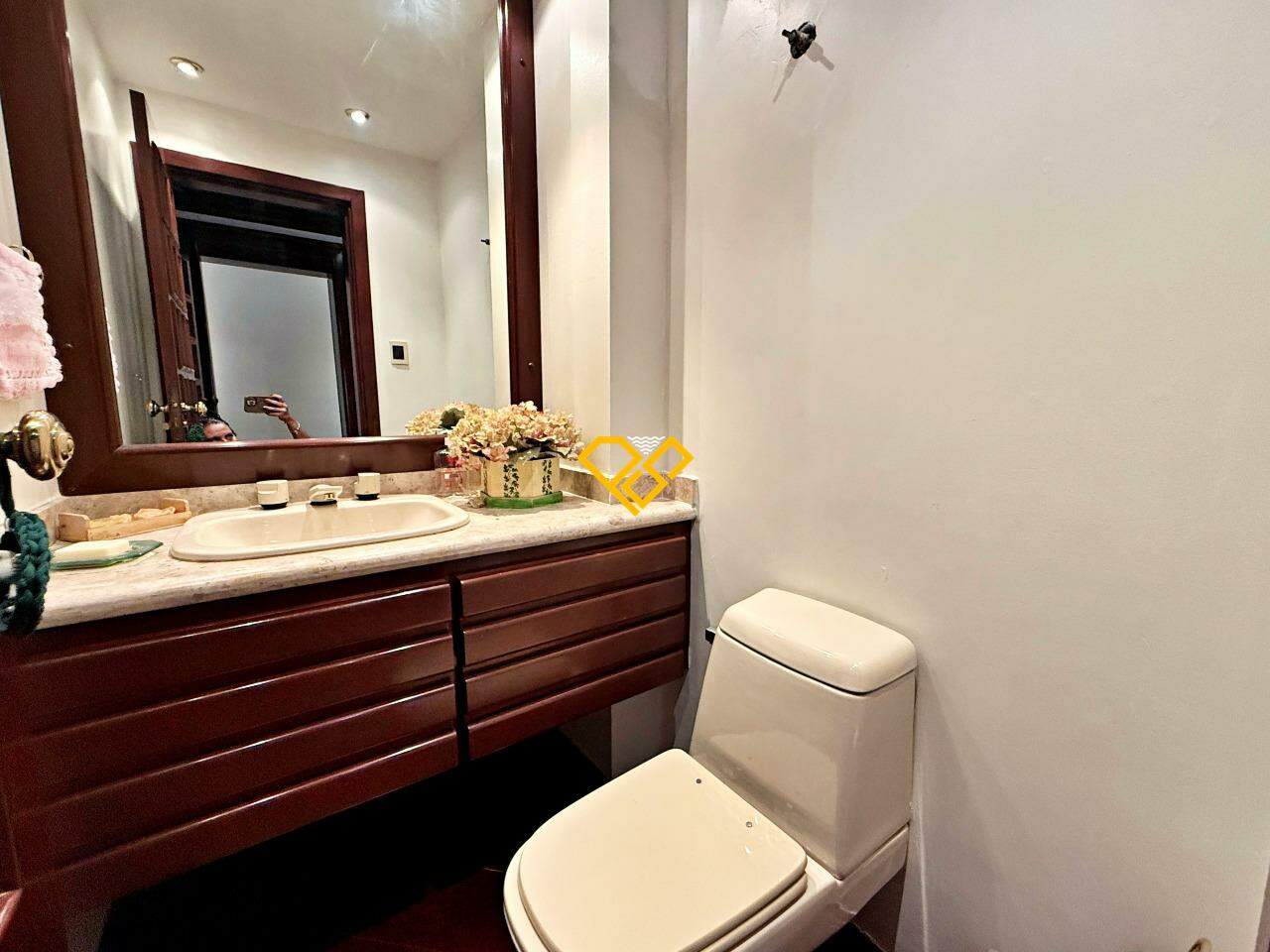 Apartamento à venda no Boqueirão: Lavabo