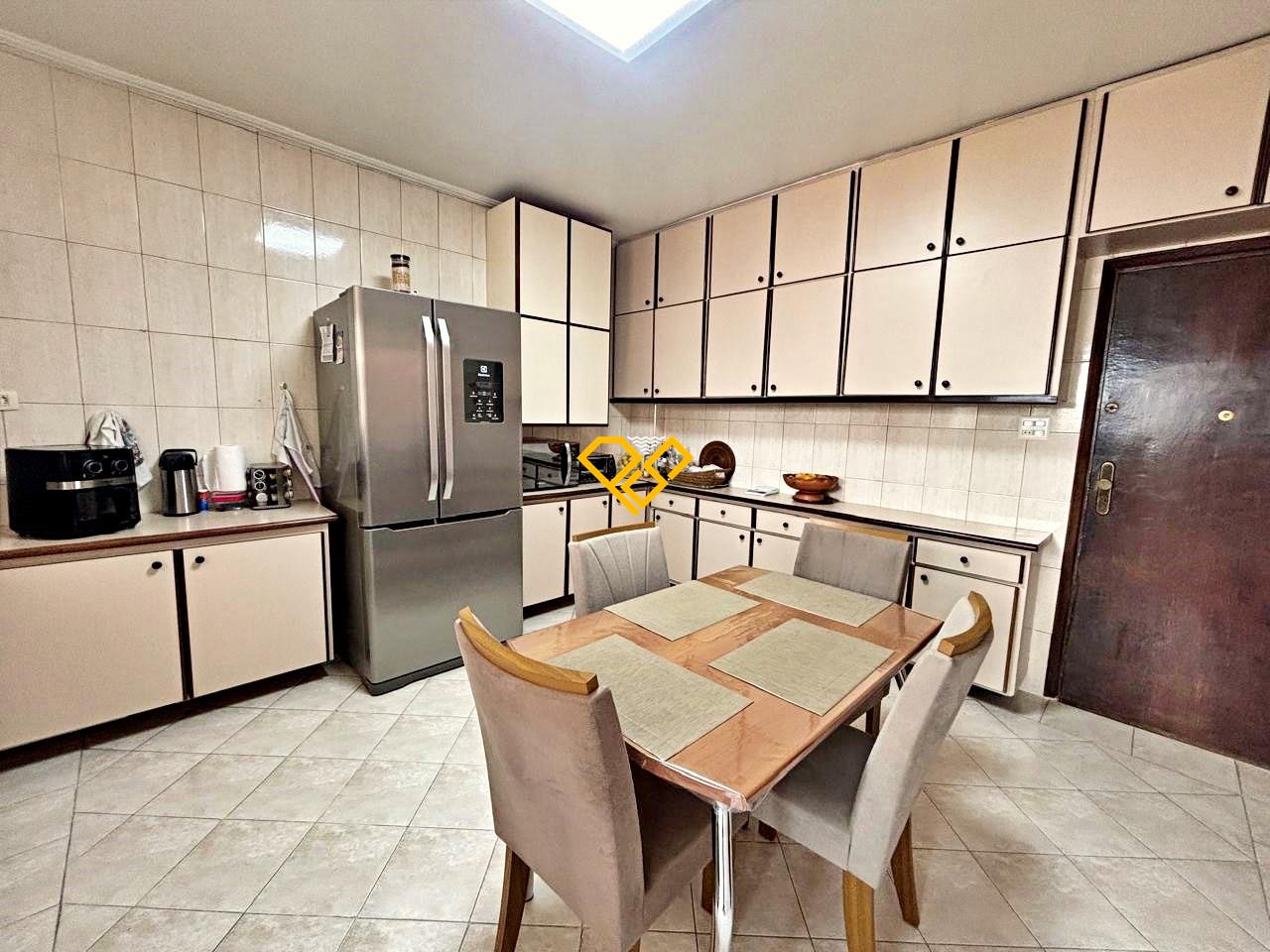 Apartamento à venda no Ponta da Praia: Cozinha