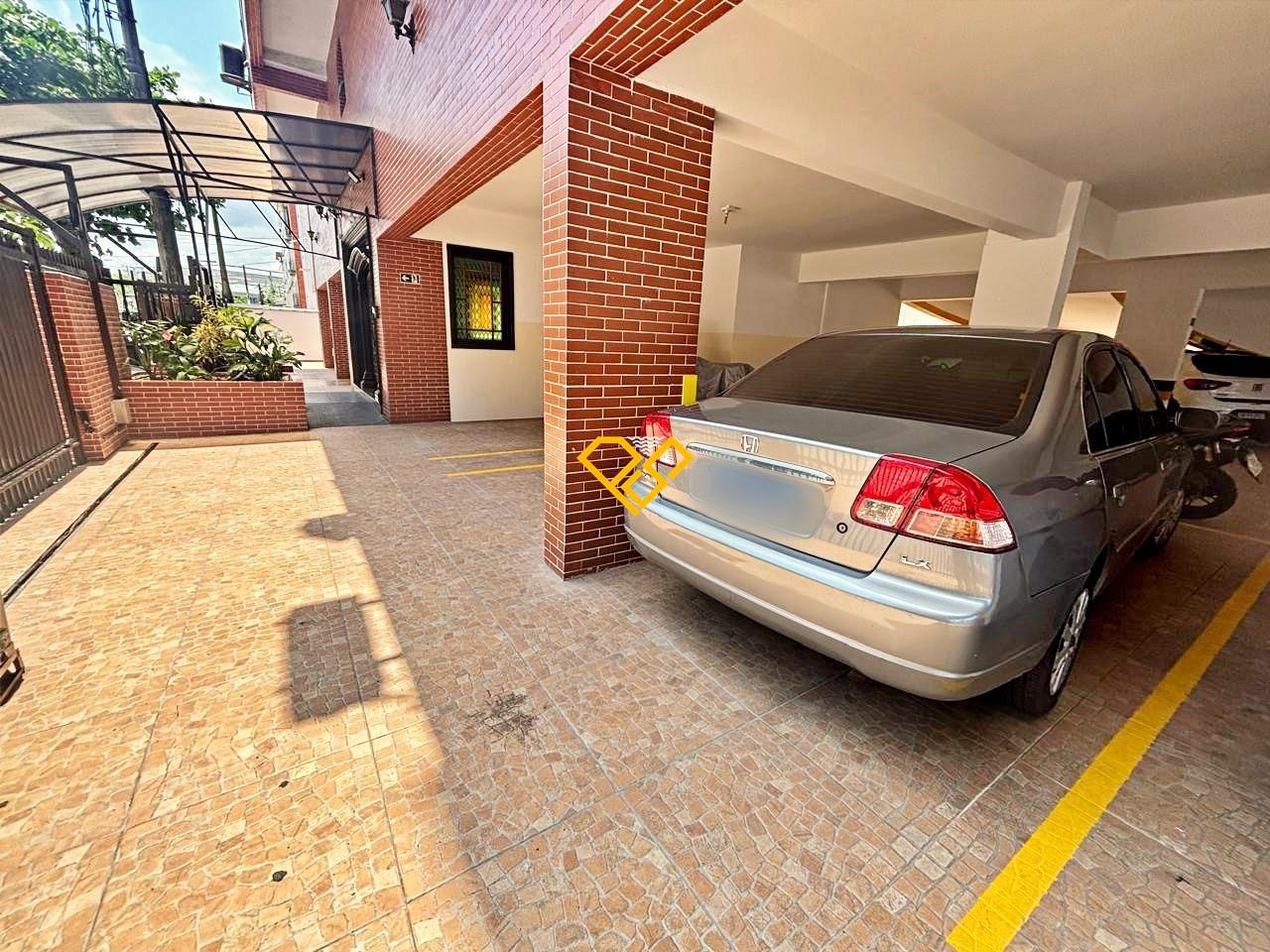 Apartamento à venda no Ponta da Praia: Garagem