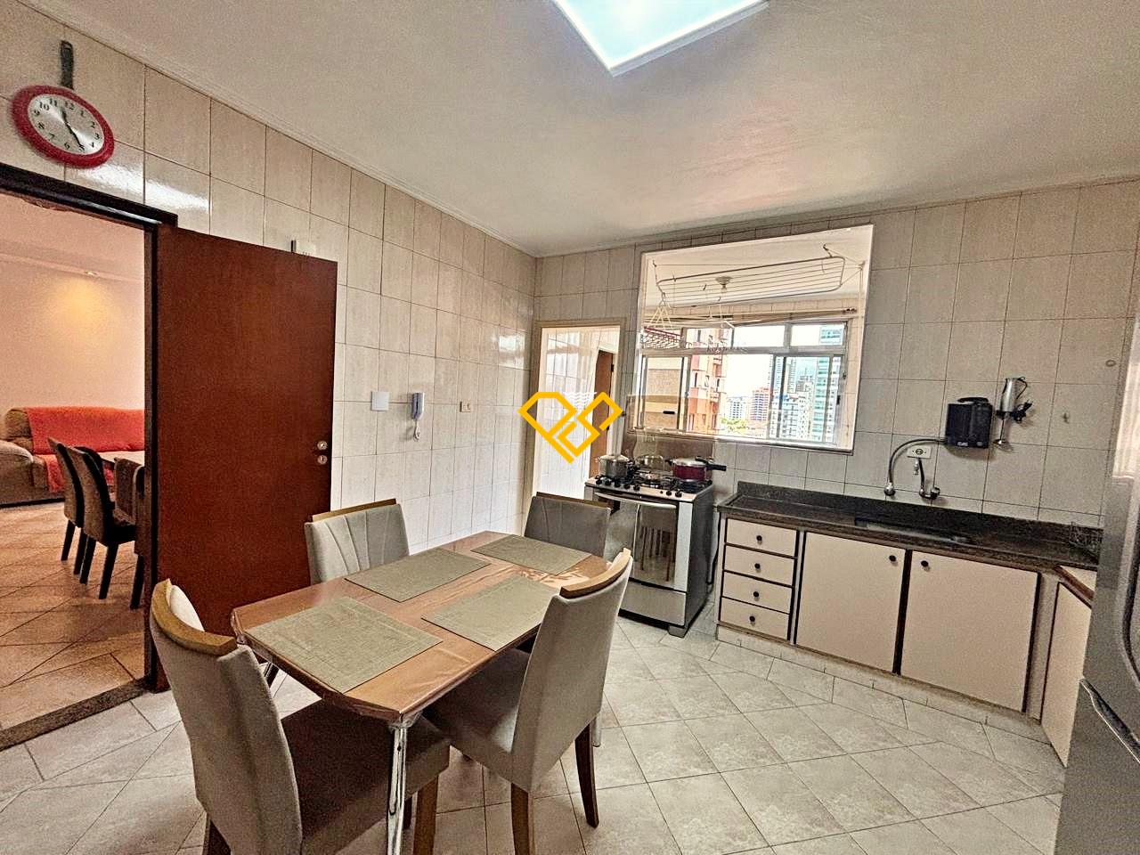 Apartamento à venda no Ponta da Praia: Cozinha