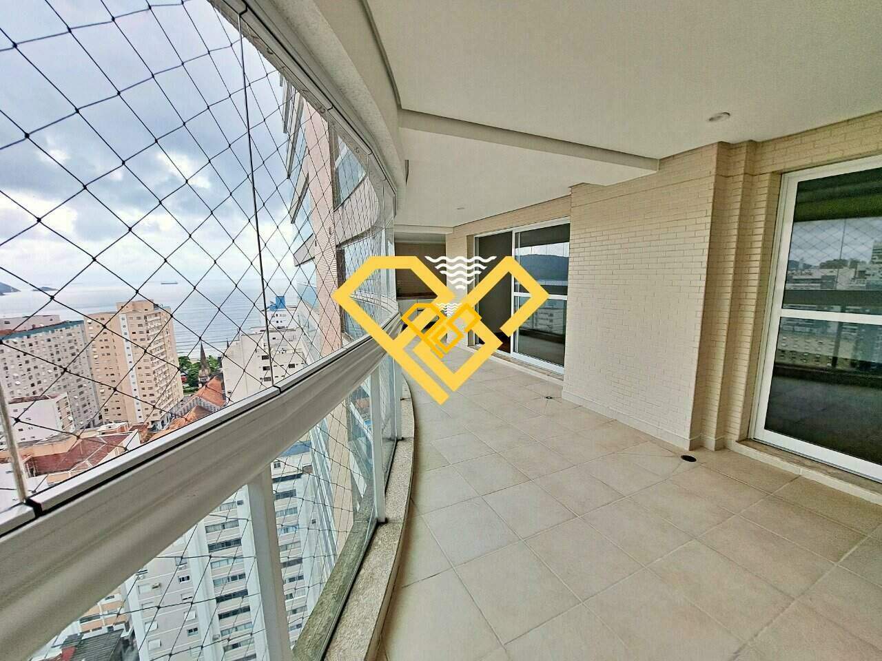 Apartamento à venda no Embaré: Varanda gourmet
