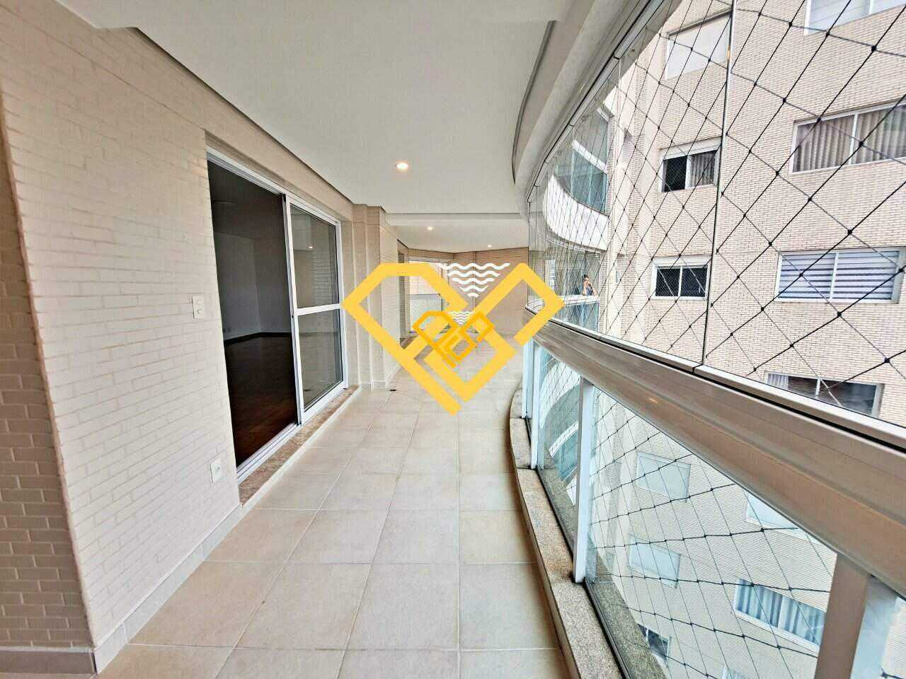 Apartamento à venda no Embaré: Varanda gourmet