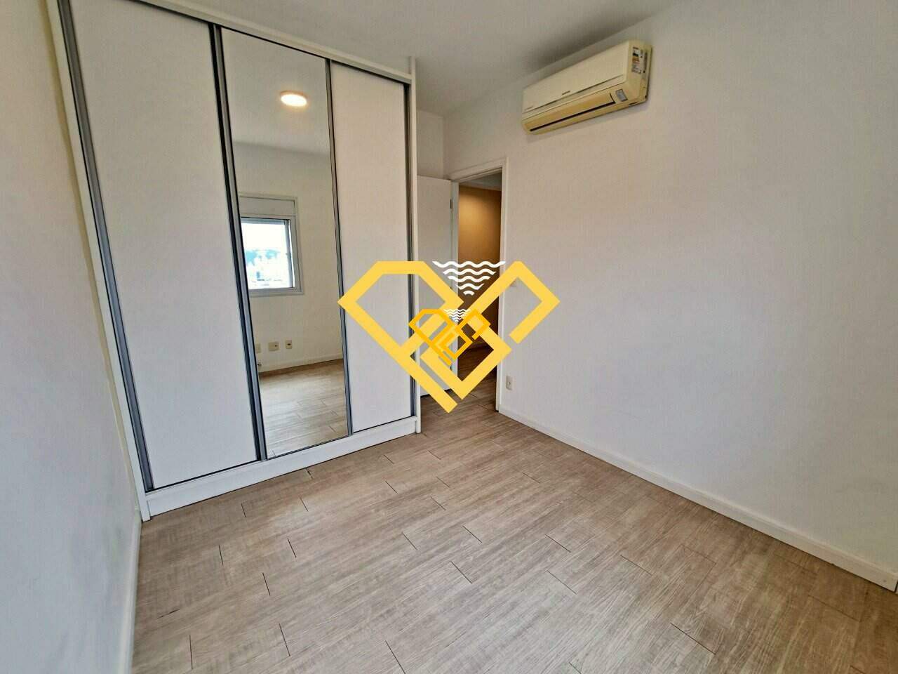 Apartamento à venda no Embaré: Dormitório 4