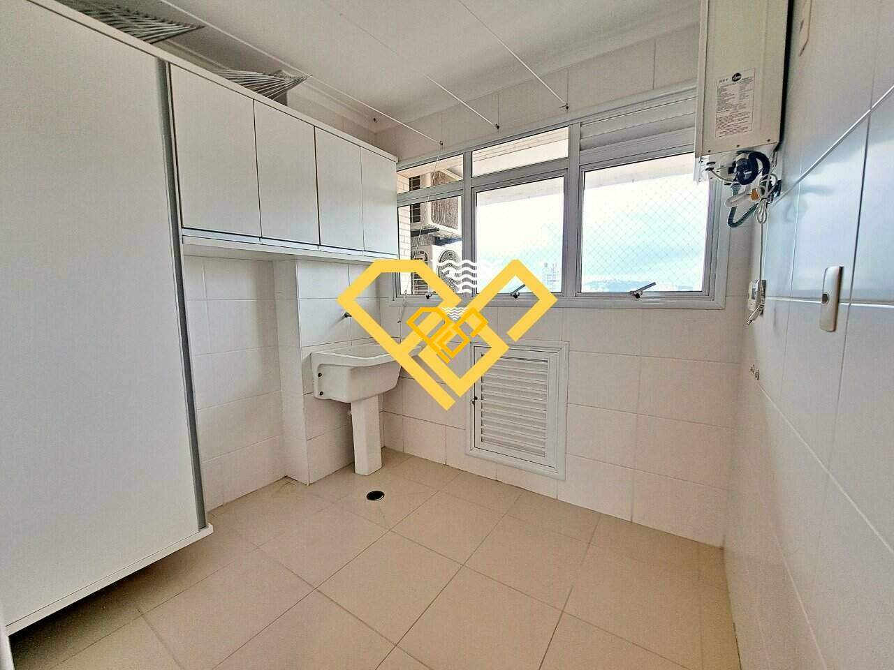 Apartamento à venda no Embaré: Área de serviço