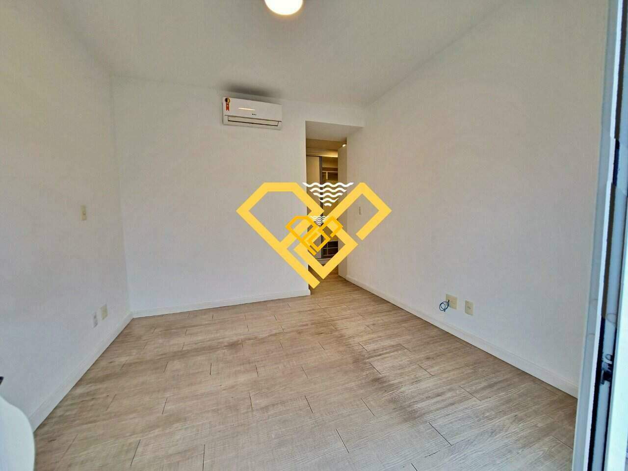 Apartamento à venda no Embaré: Dormitório 2 - suíte