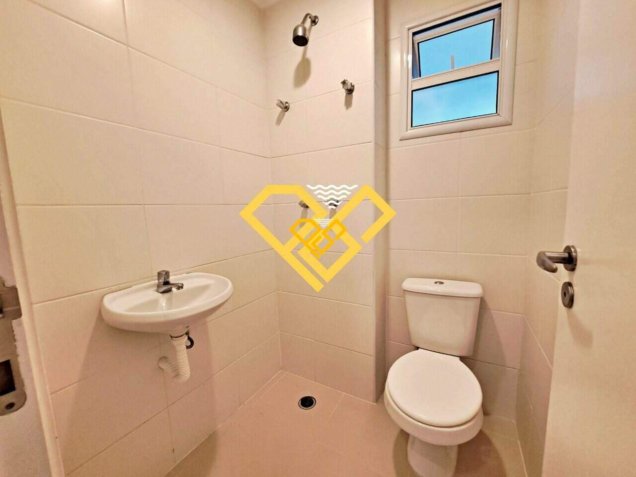 Apartamento à venda no Embaré: Wc de serviço