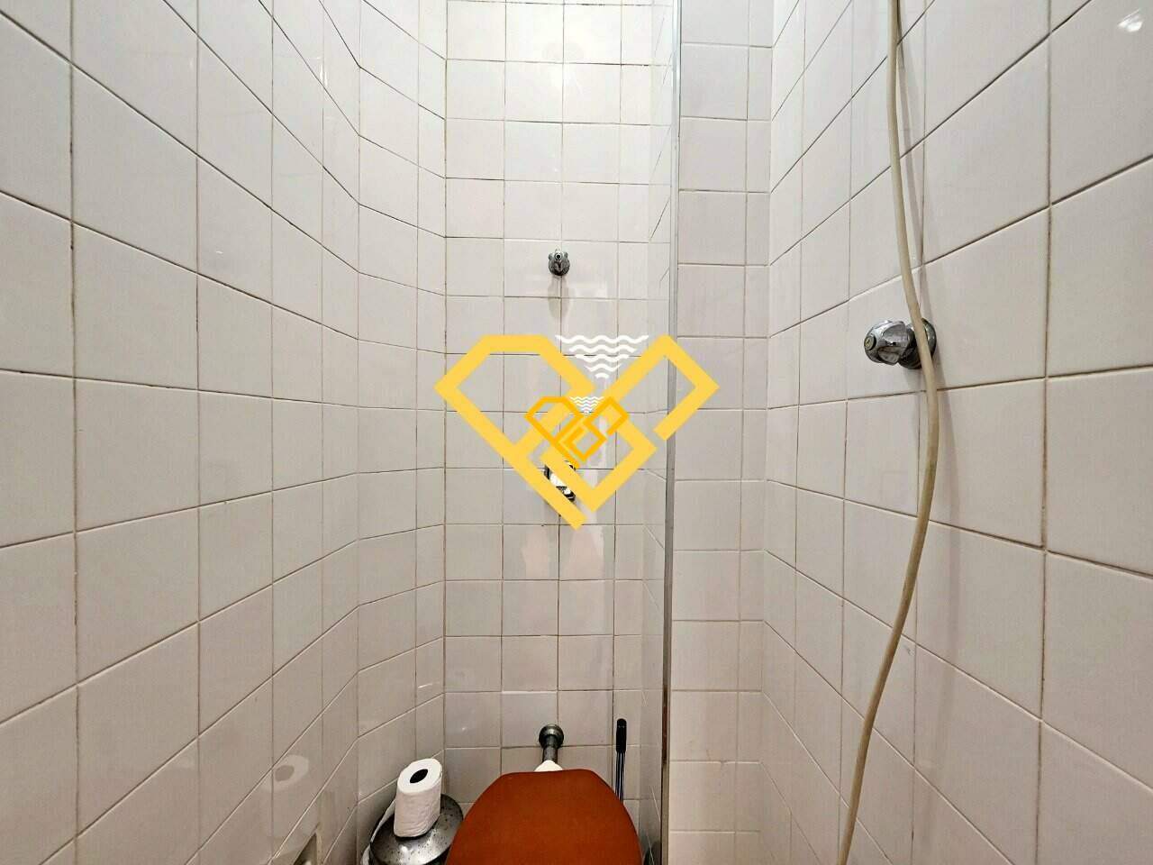 Apartamento à venda no Gonzaga: Wc de serviço