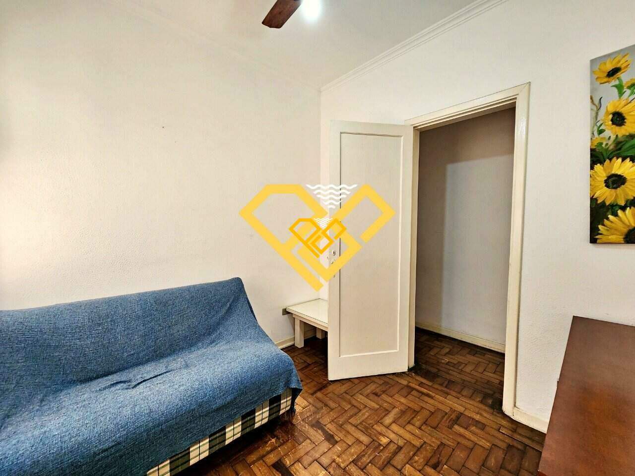 Apartamento à venda no Gonzaga: Dependência revertida para área íntima