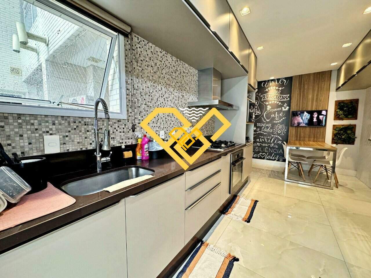 Apartamento à venda no Ponta da Praia: Cozinha