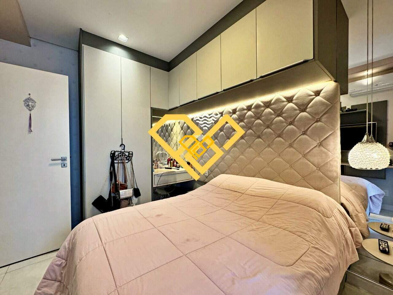 Apartamento à venda no Ponta da Praia: Dormitório 1 - suíte