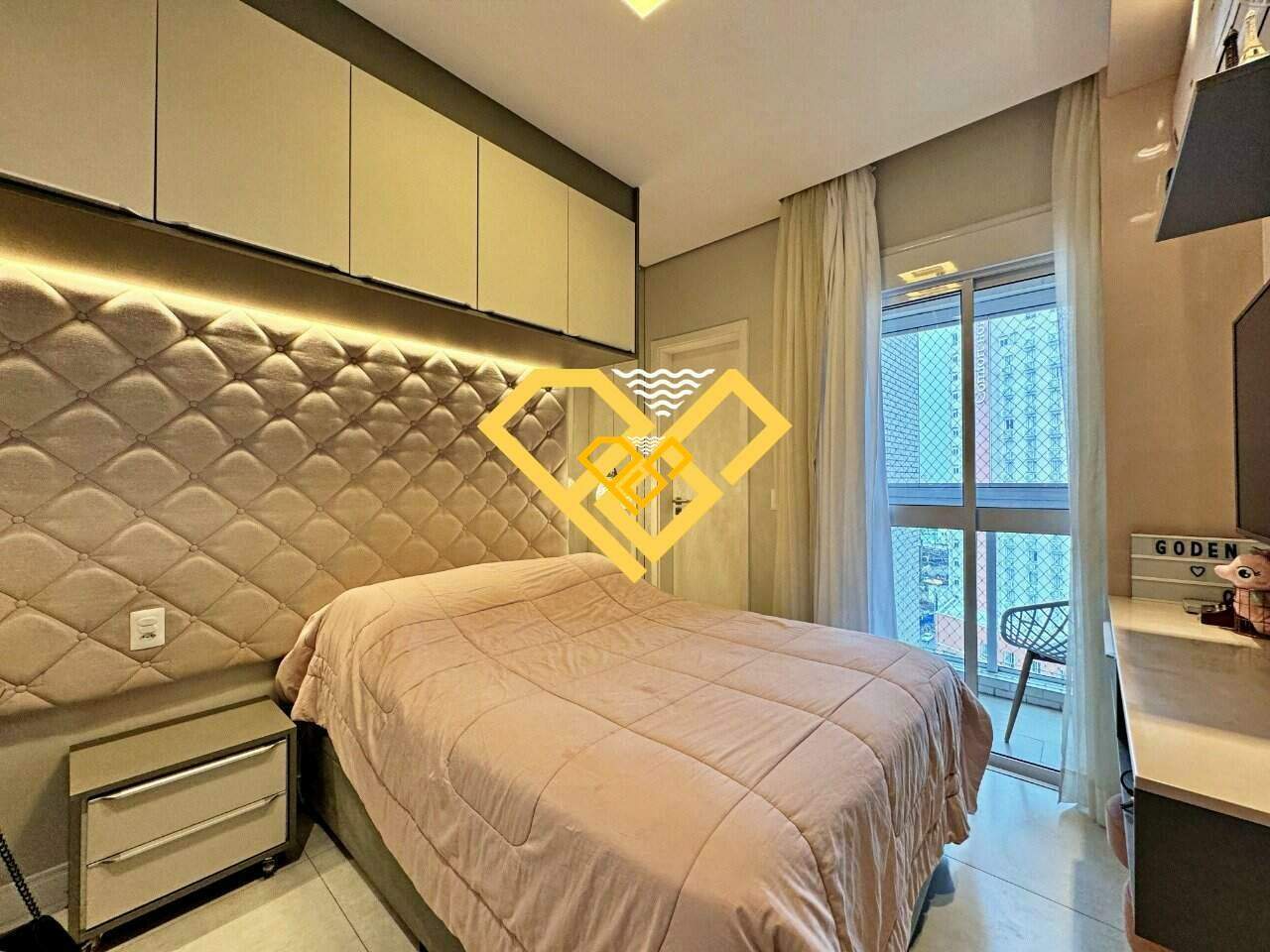 Apartamento à venda no Ponta da Praia: Dormitório 1 - suíte