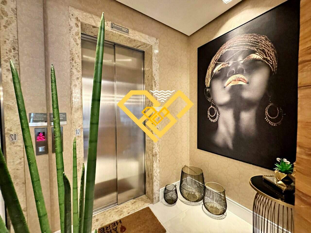 Apartamento à venda no Ponta da Praia: Hall de entrada
