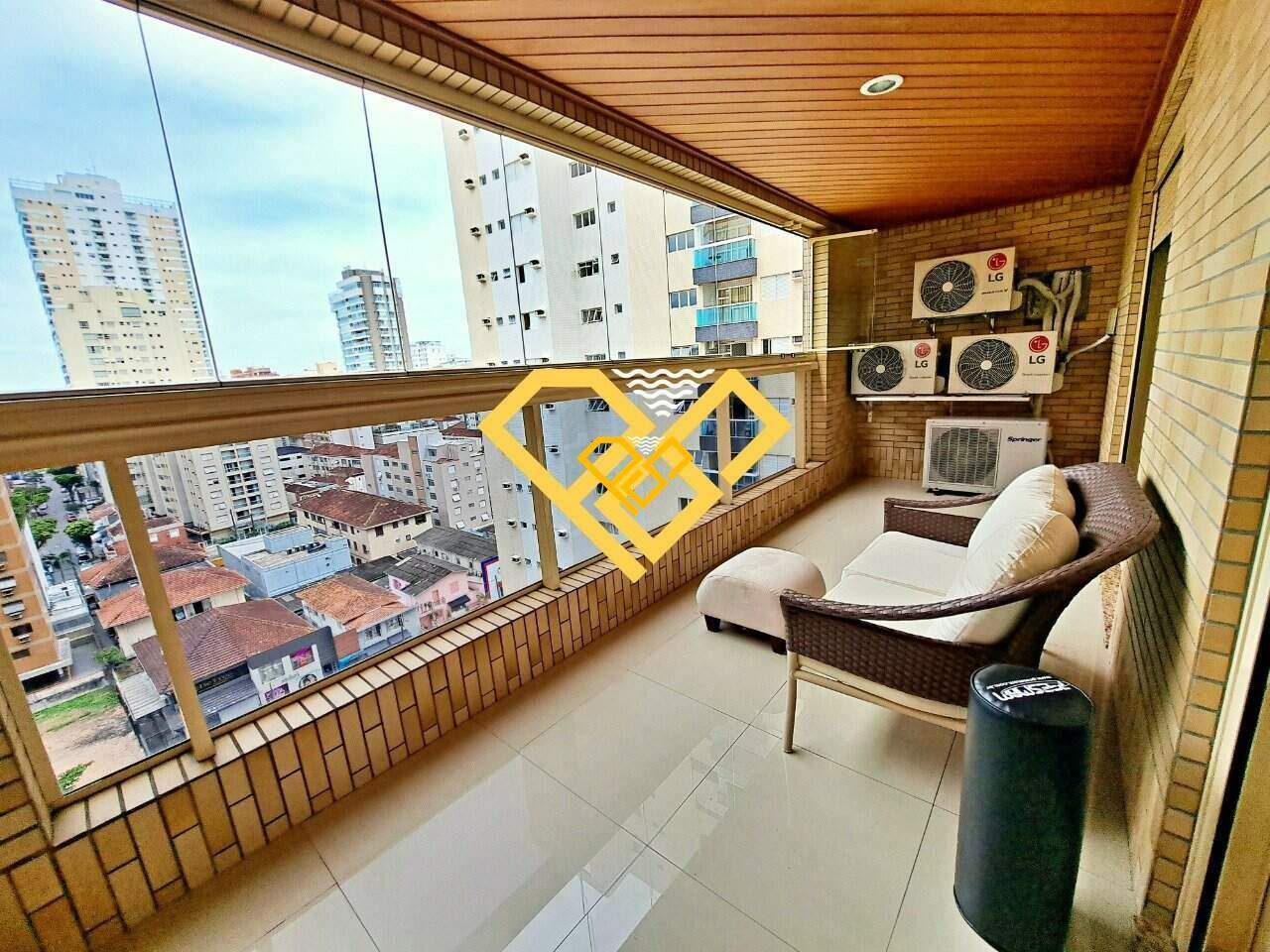 Apartamento à venda no Embaré: Varanda