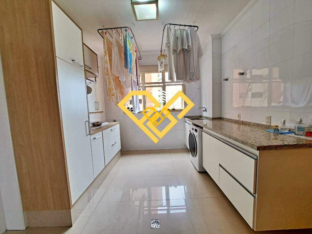 Apartamento à venda no Embaré: Área de serviço