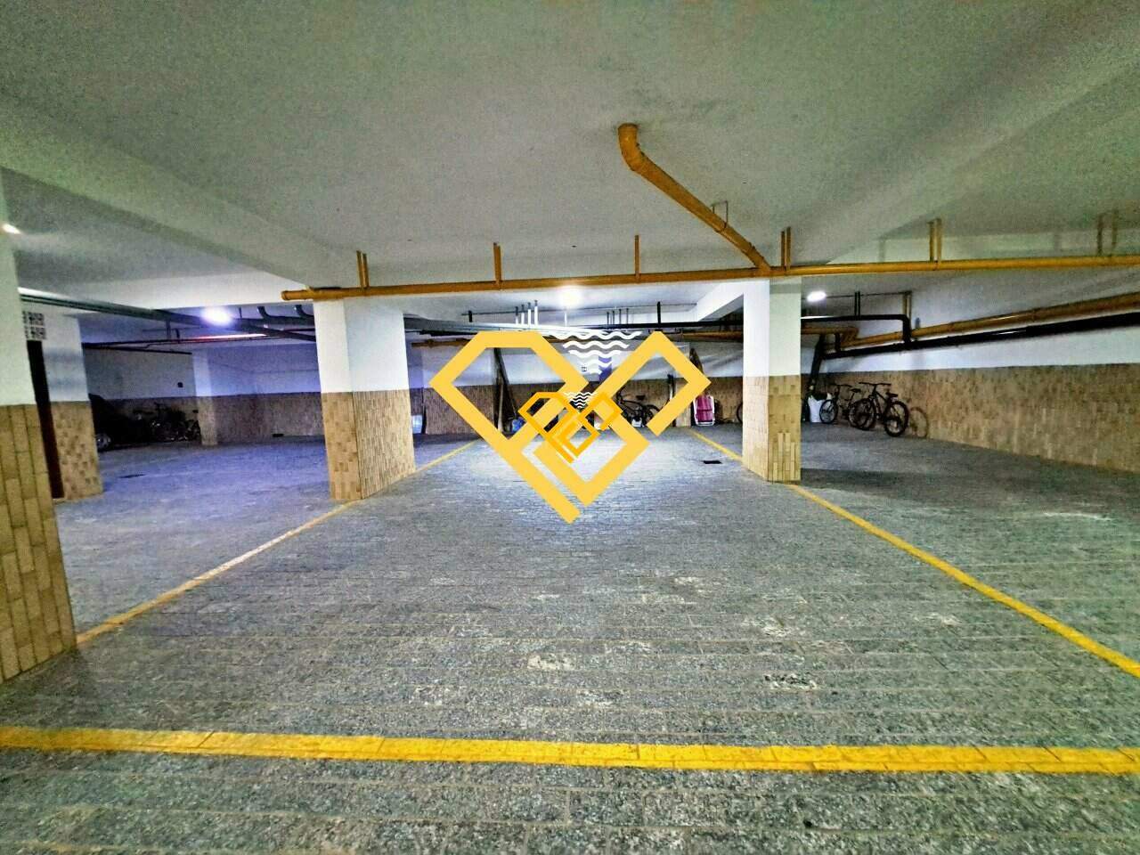 Apartamento à venda no Embaré: Garagem