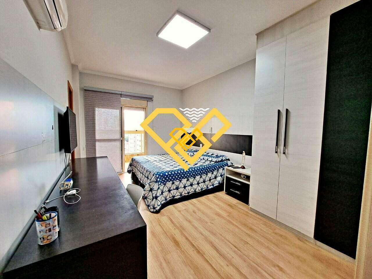 Apartamento à venda no Embaré: Dormitório 1 - suíte