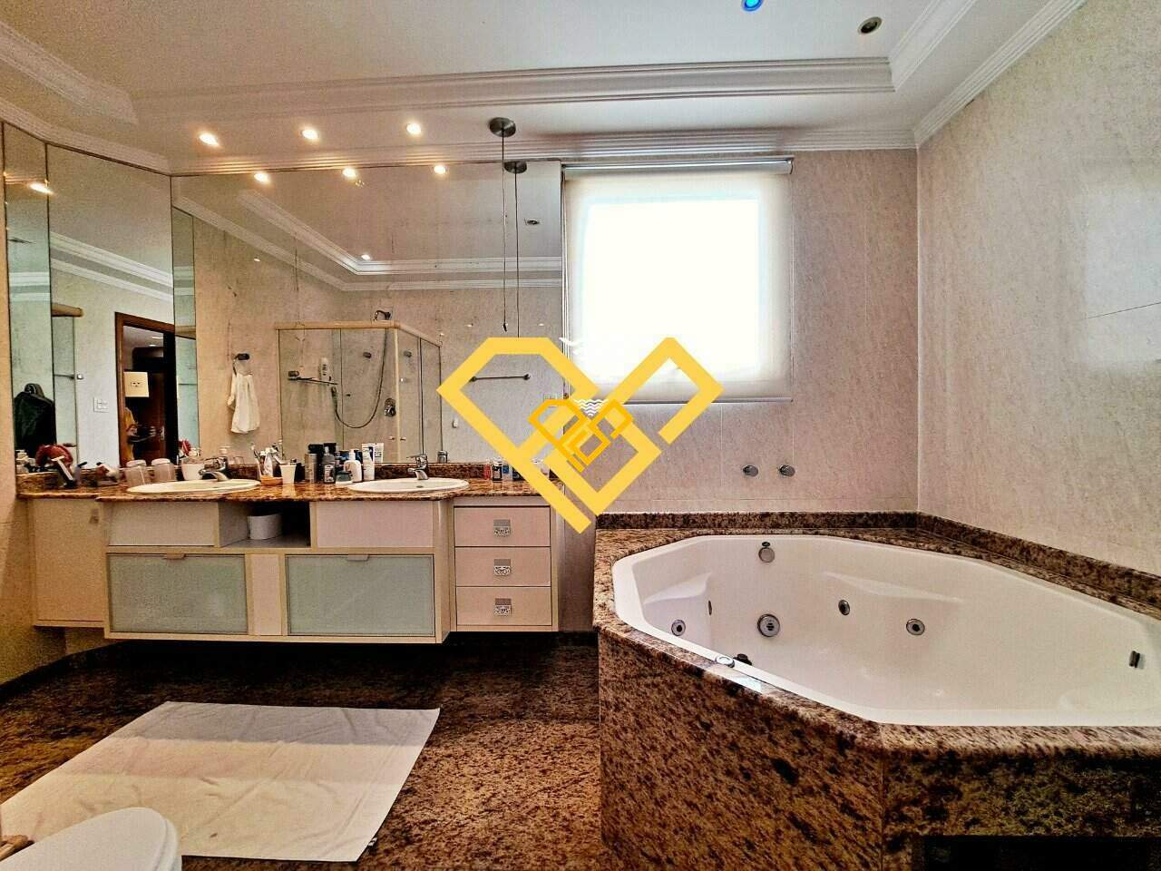 Apartamento à venda no Embaré: Wc suíte master