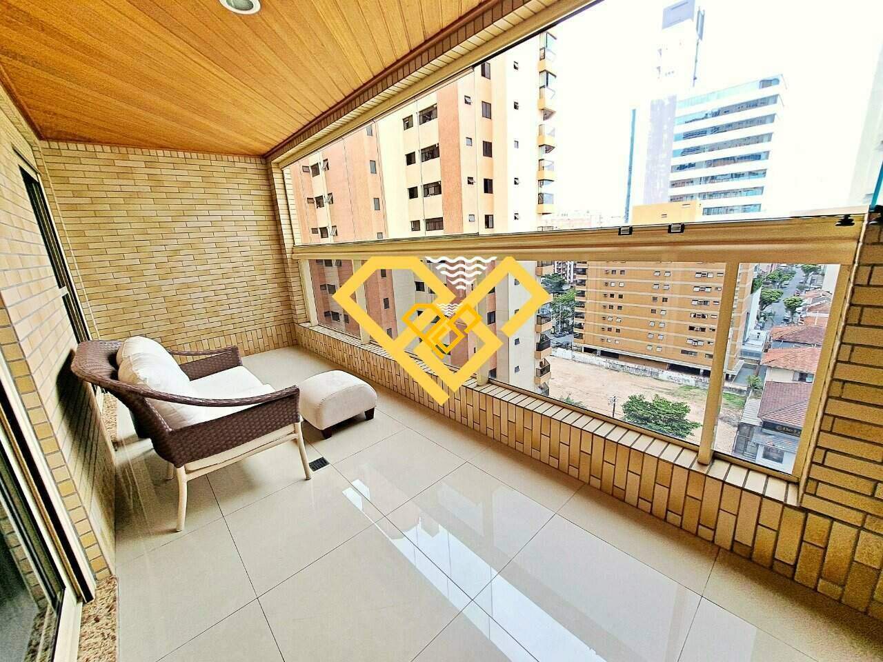 Apartamento à venda no Embaré: Varanda suíte master e suíte 2