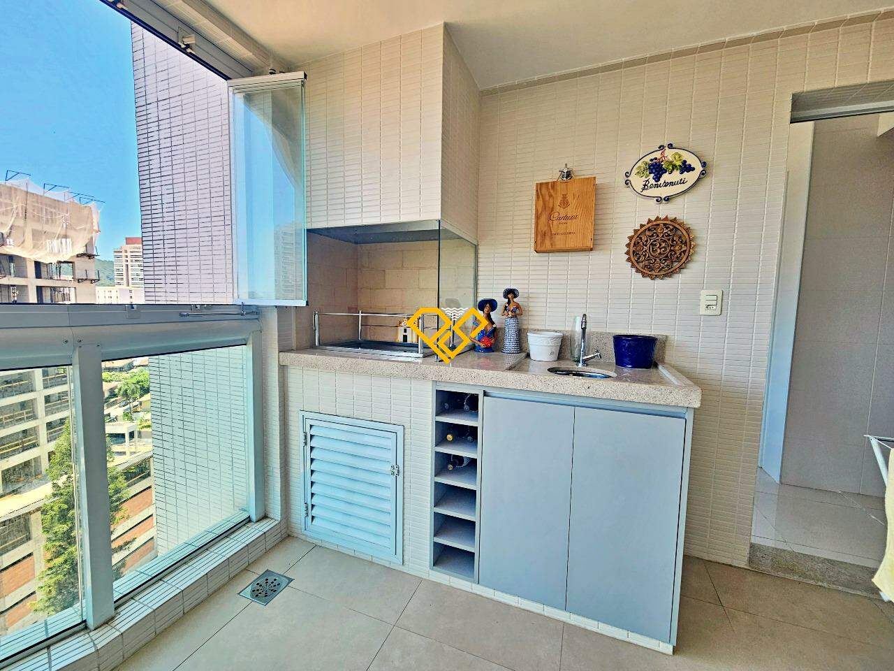 Apartamento à venda no Ponta da Praia: Varanda gourmet