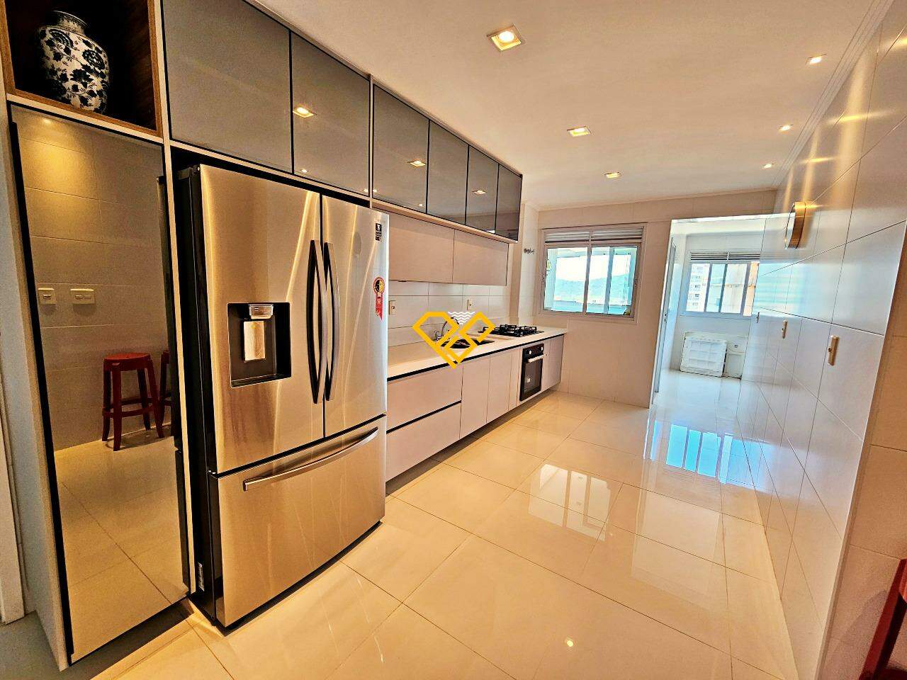 Apartamento à venda no Ponta da Praia: Cozinha