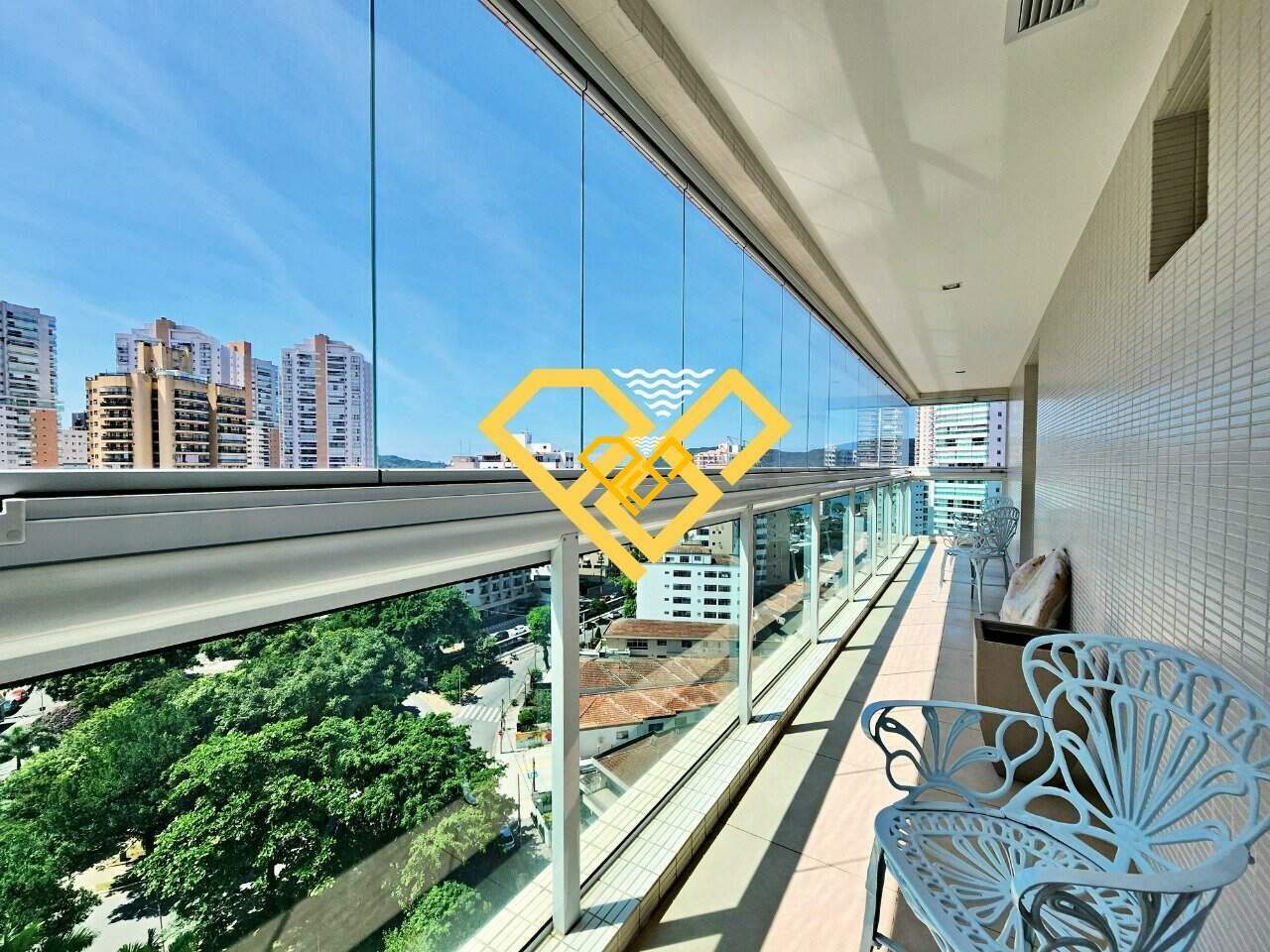 Apartamento à venda no Ponta da Praia: Varanda