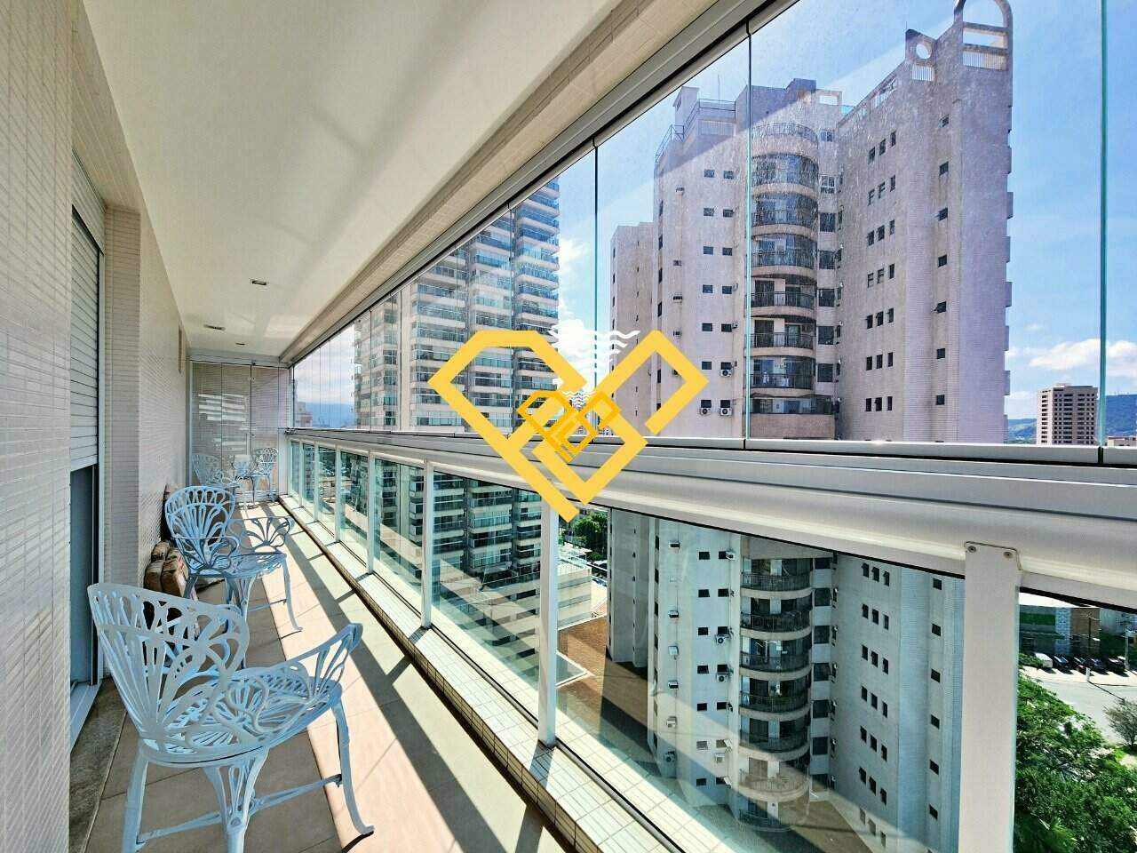 Apartamento à venda no Ponta da Praia: Varanda