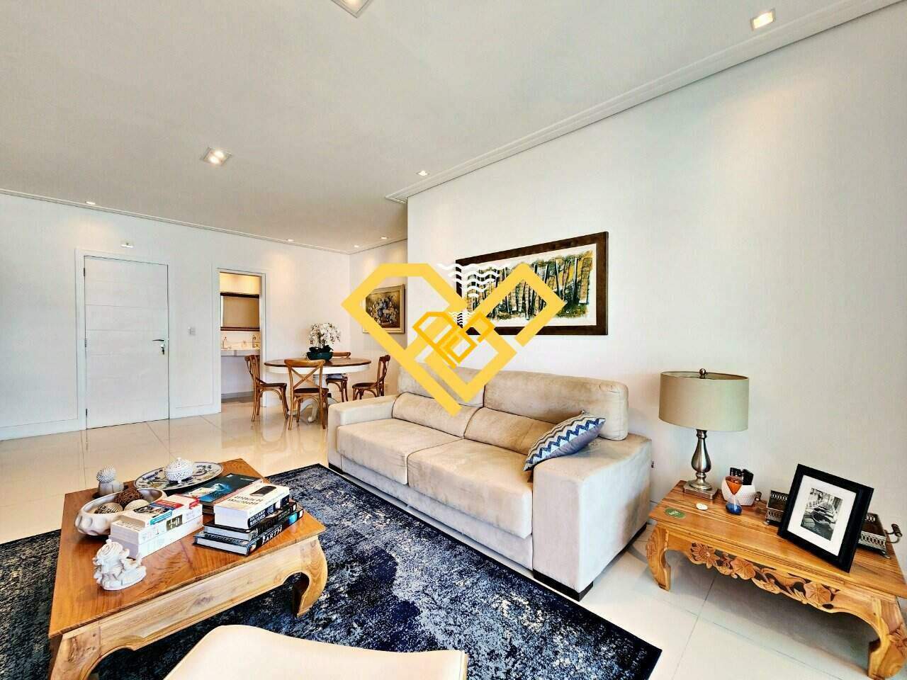 Apartamento à venda no Ponta da Praia: Sala