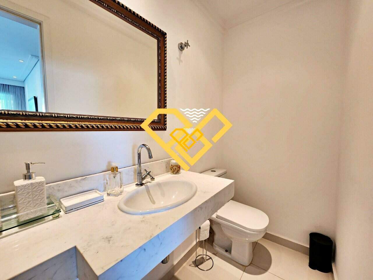 Apartamento à venda no Ponta da Praia: Lavabo