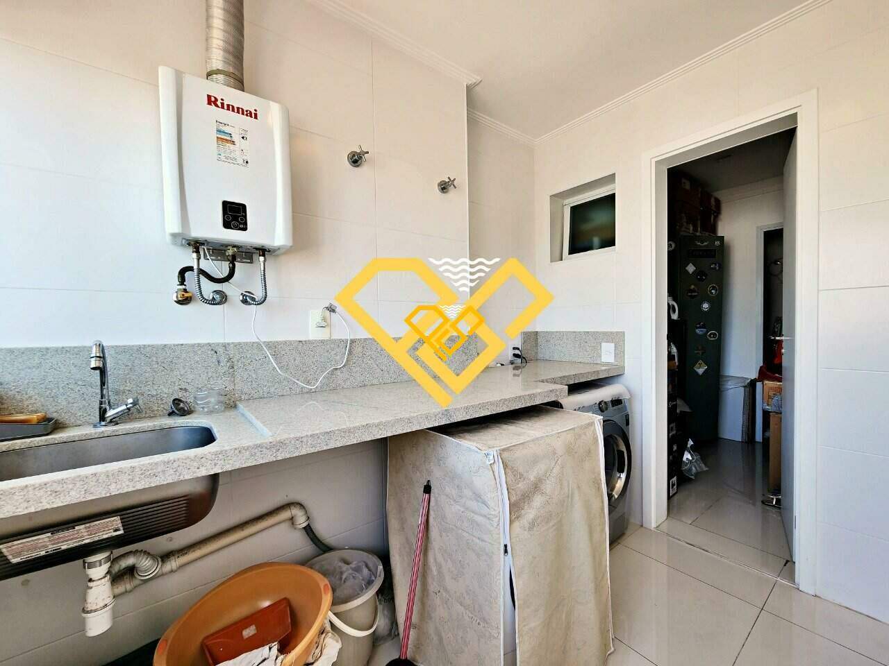 Apartamento à venda no Ponta da Praia: 