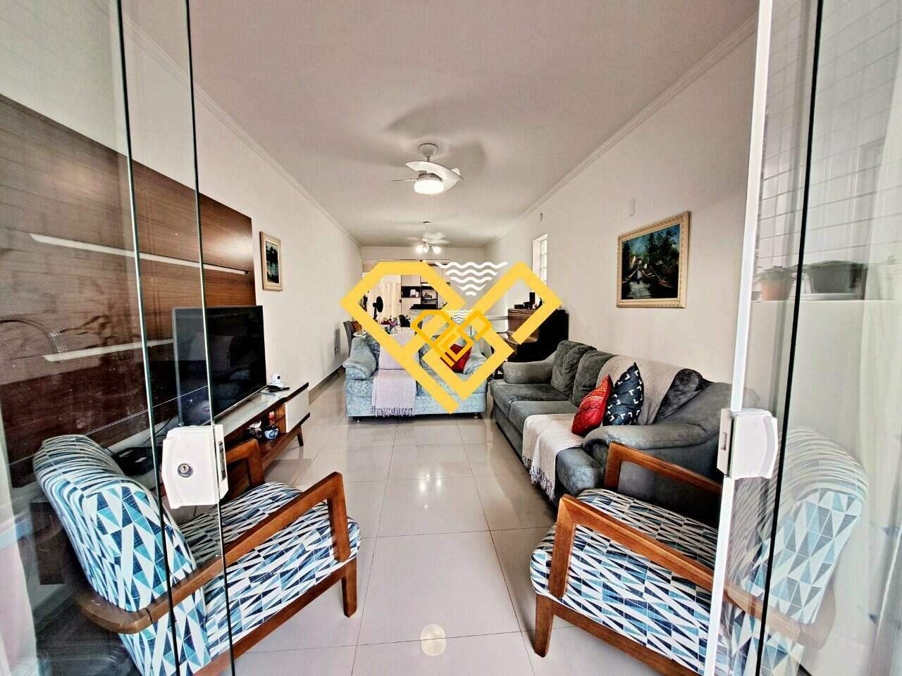 Sobreposta Alta à venda no Ponta da Praia: Sala