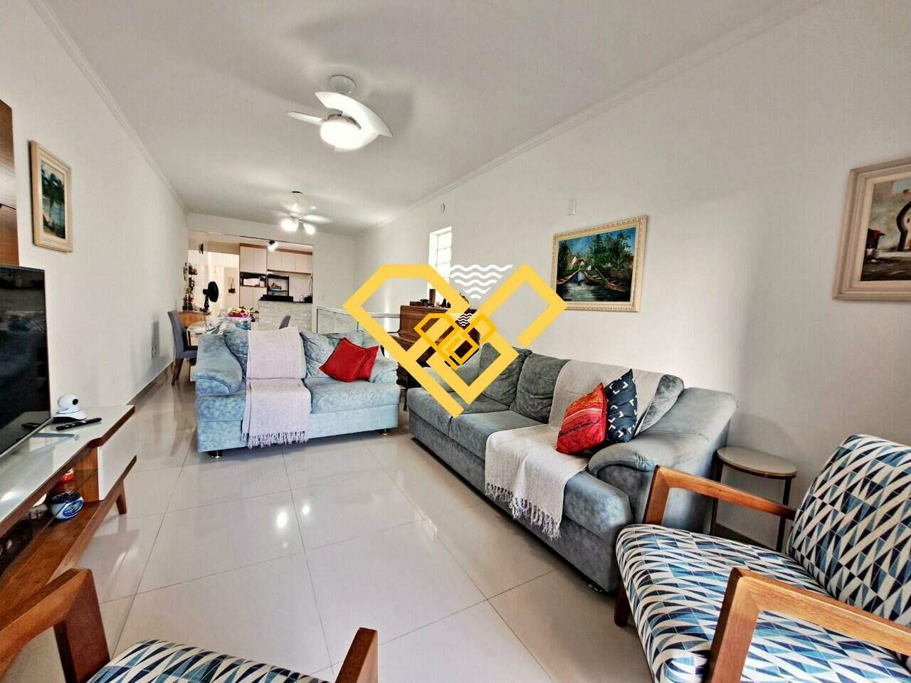 Sobreposta Alta à venda no Ponta da Praia: Sala
