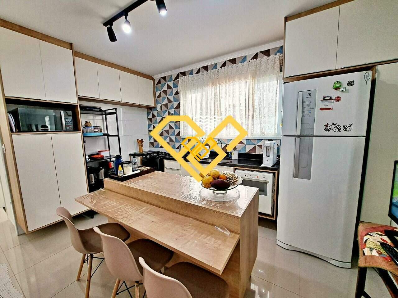Sobreposta Alta à venda no Ponta da Praia: Cozinha