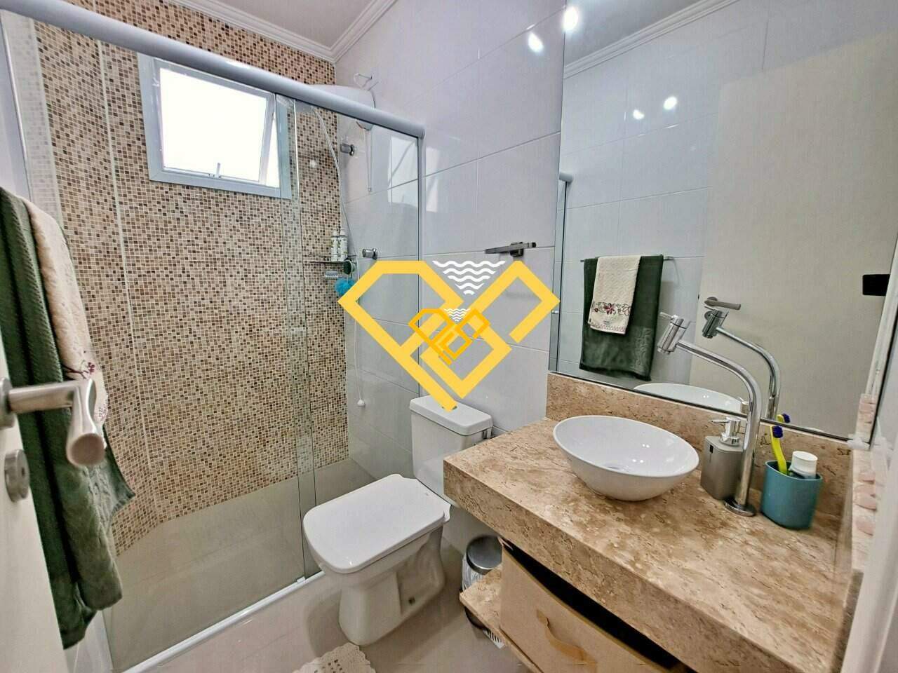 Sobreposta Alta à venda no Ponta da Praia: Wc suíte